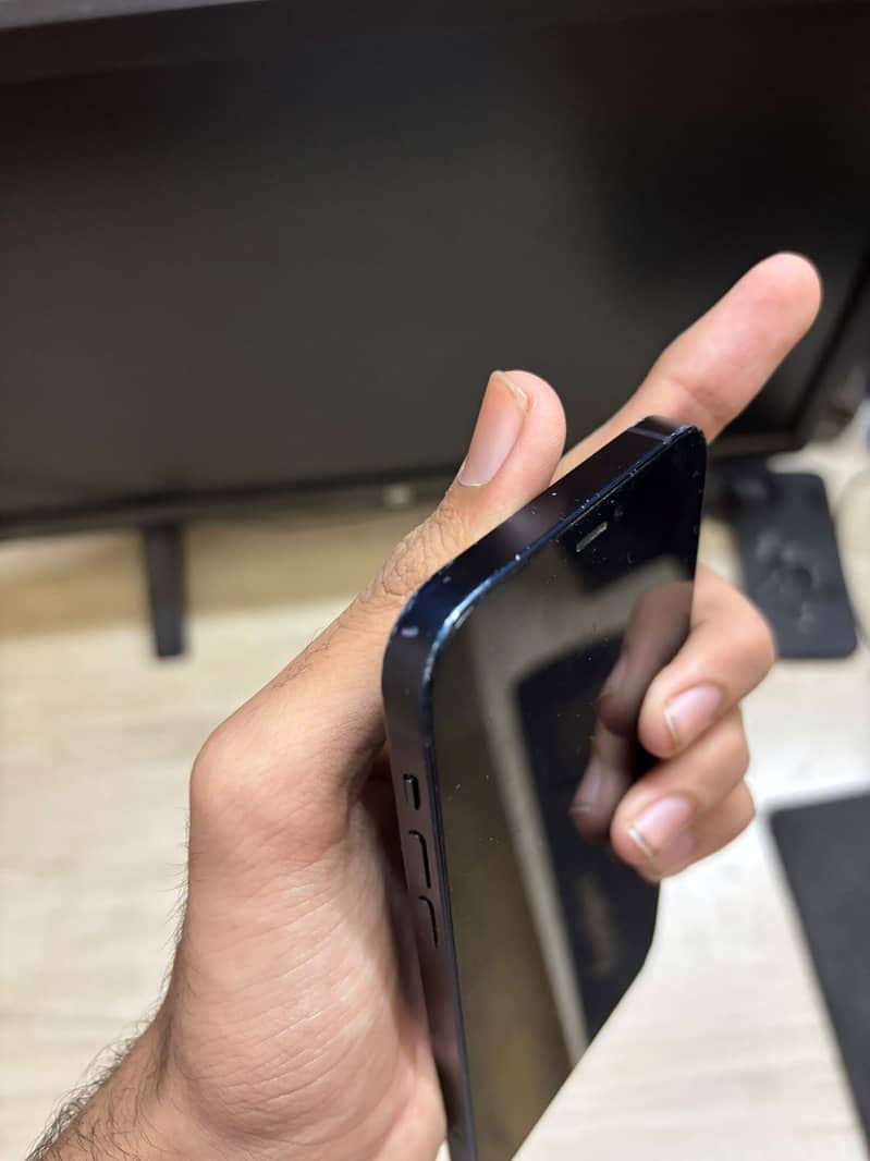 Apple iPhone 12 8