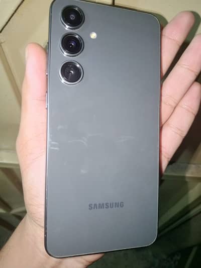 Samsung Mobile S24 fE