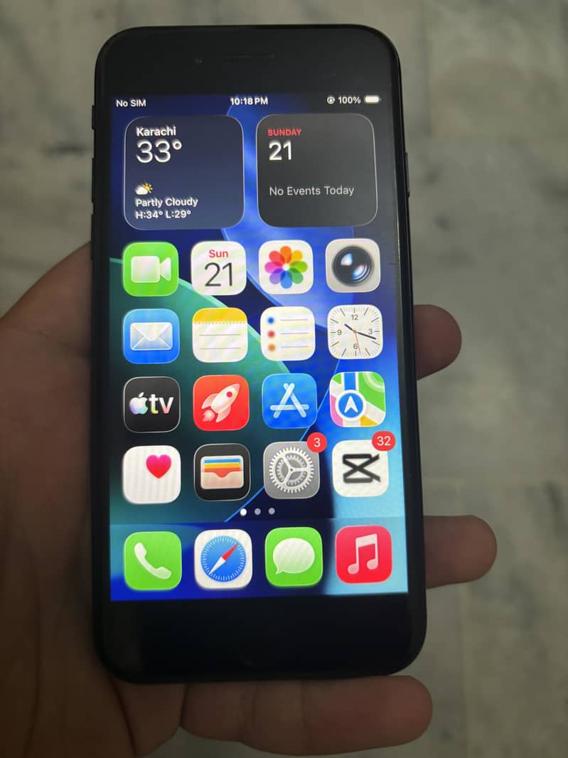 Apple iPhone SE 2 6