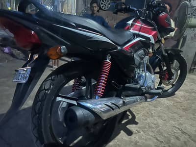 Honda CB 125F