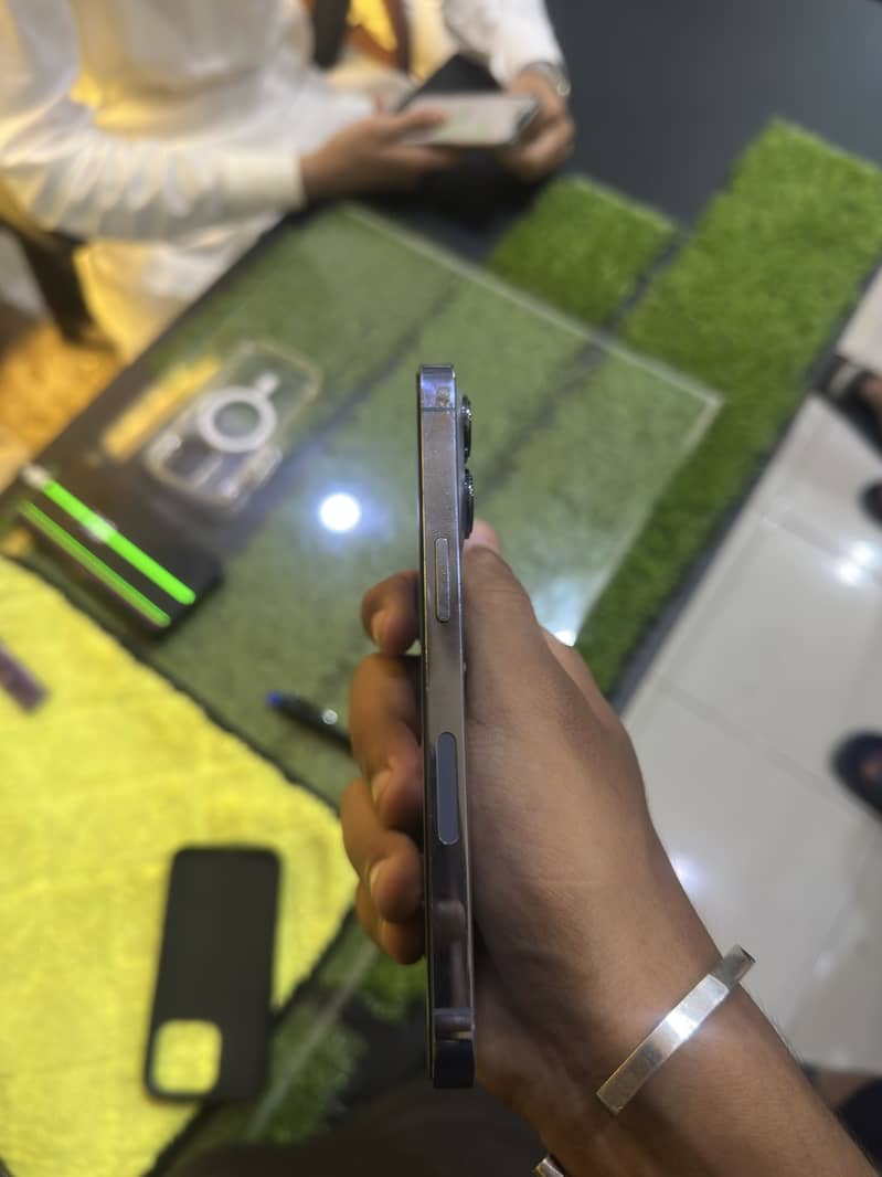 Apple iPhone 13 Pro 1