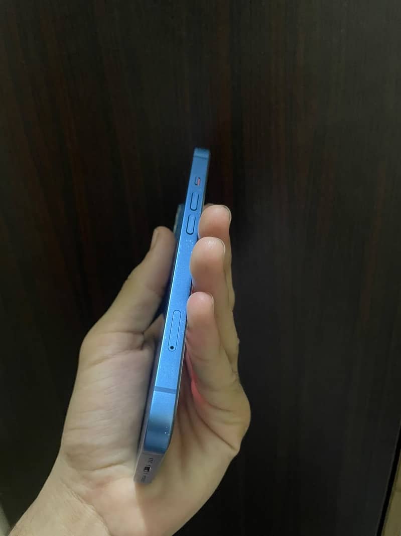 Apple iPhone 13 1