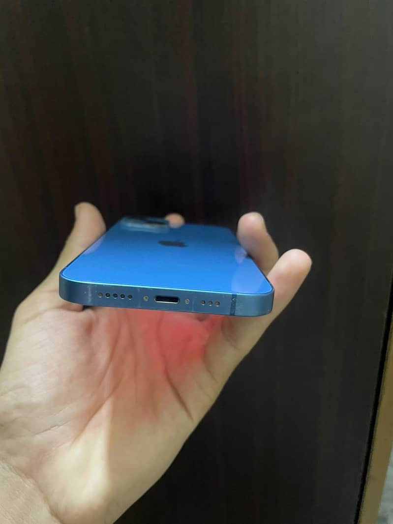 Apple iPhone 13 4