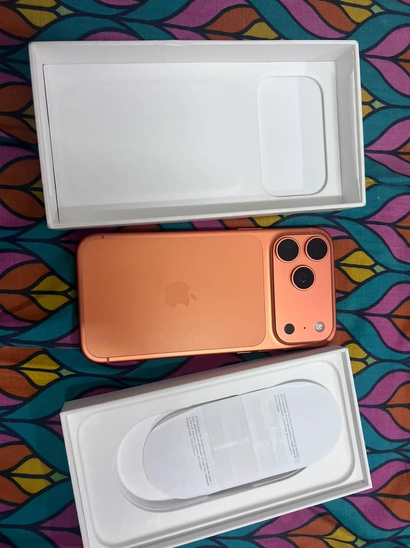 Apple iPhone 17 Pro Max 4