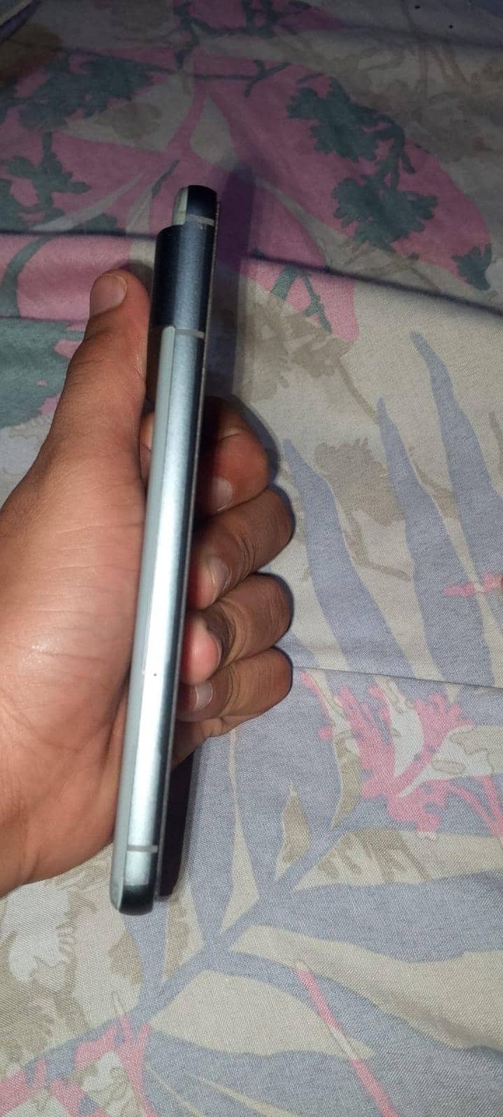Google Pixel 8 2