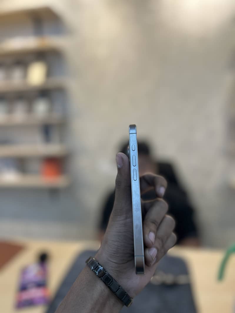 IPhone 15 pro 3