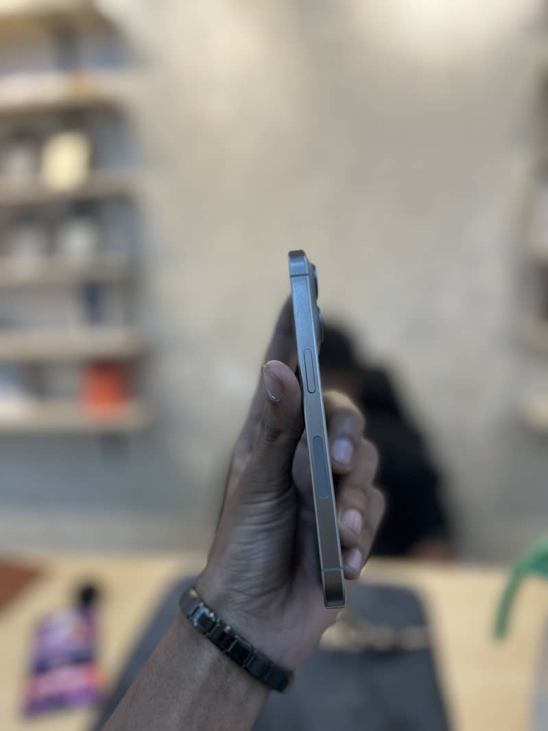 IPhone 15 pro 4