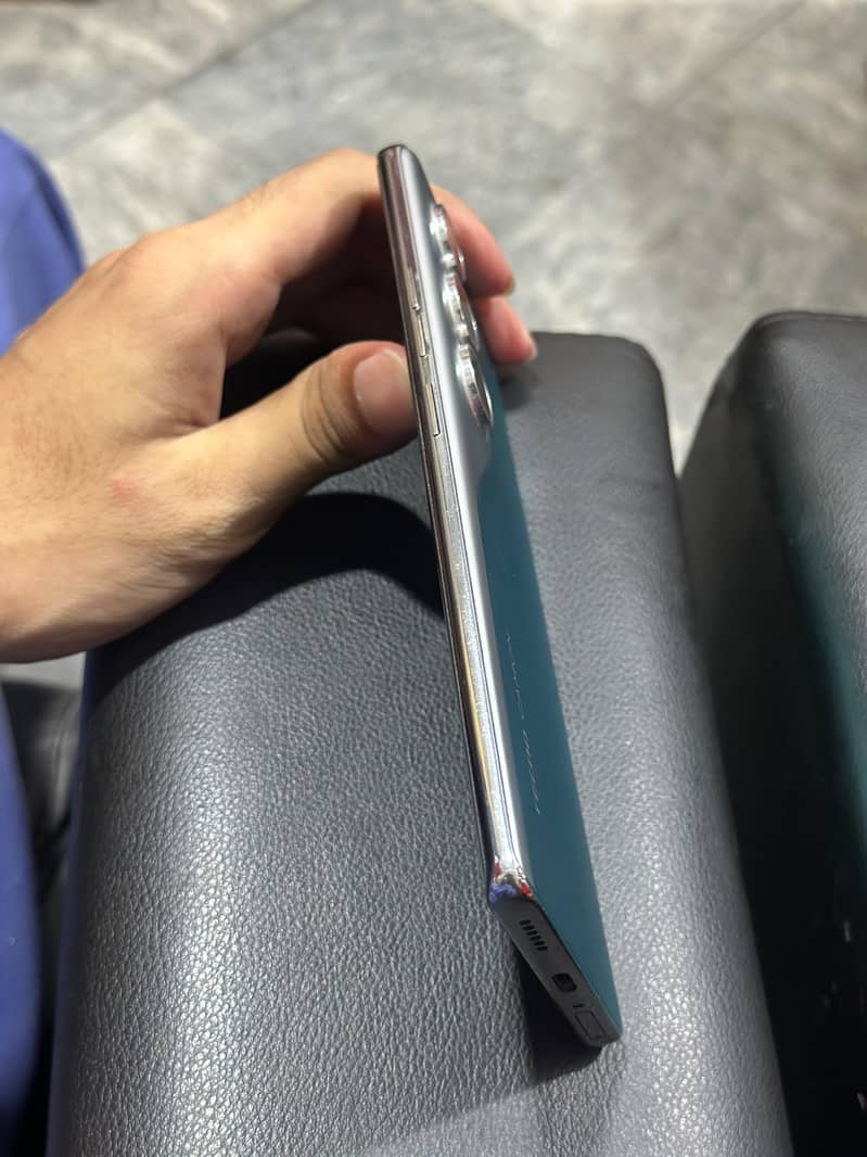 Tecno CAMON 40 Pro 6