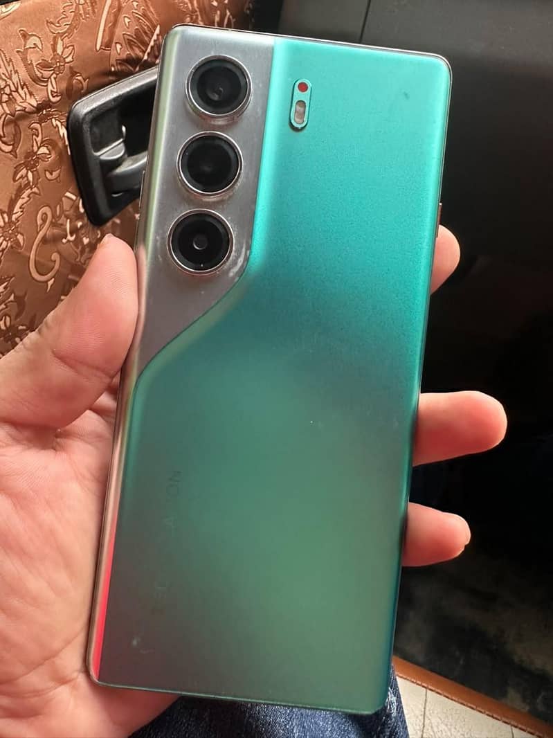 Tecno CAMON 40 Pro 7