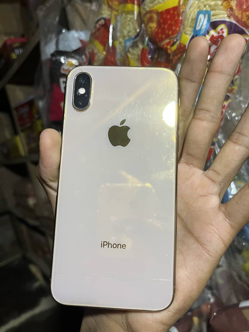 Apple iPhone XS 4