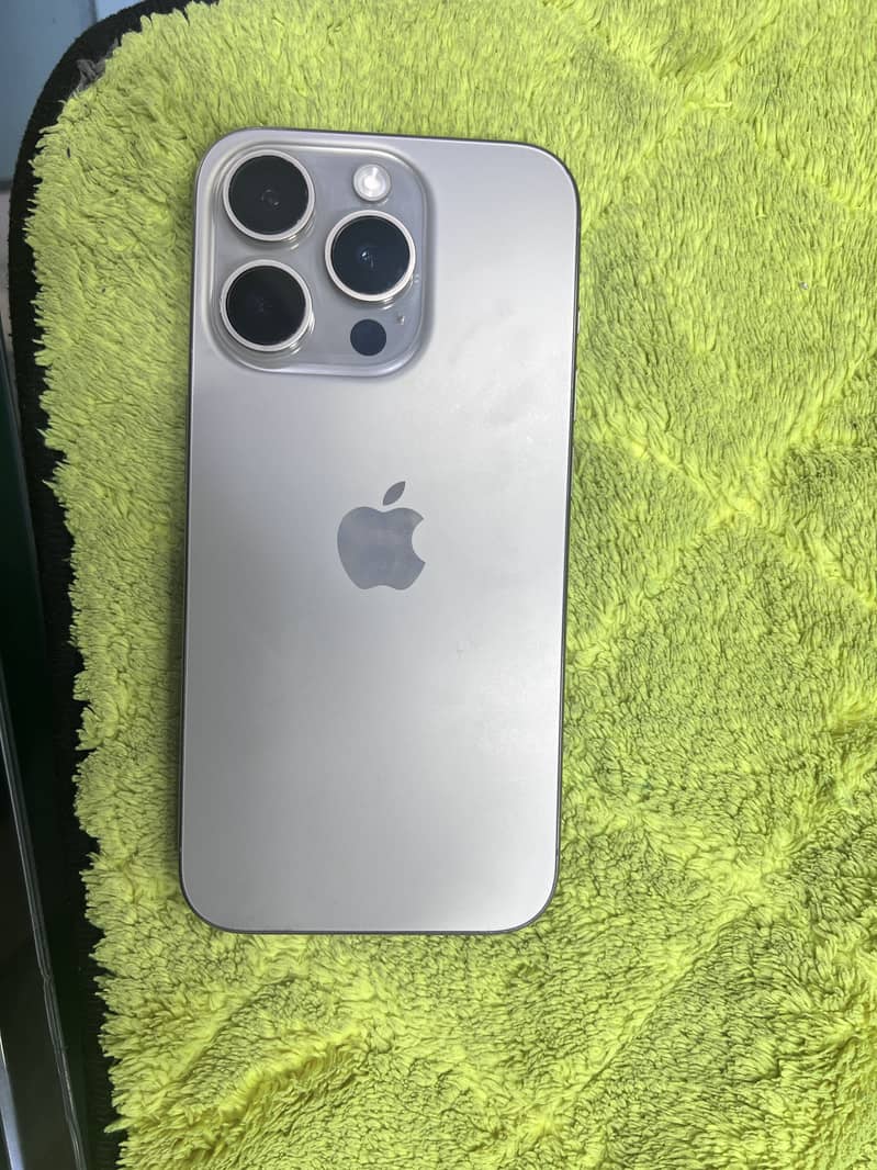 Apple iPhone 15 Pro 0