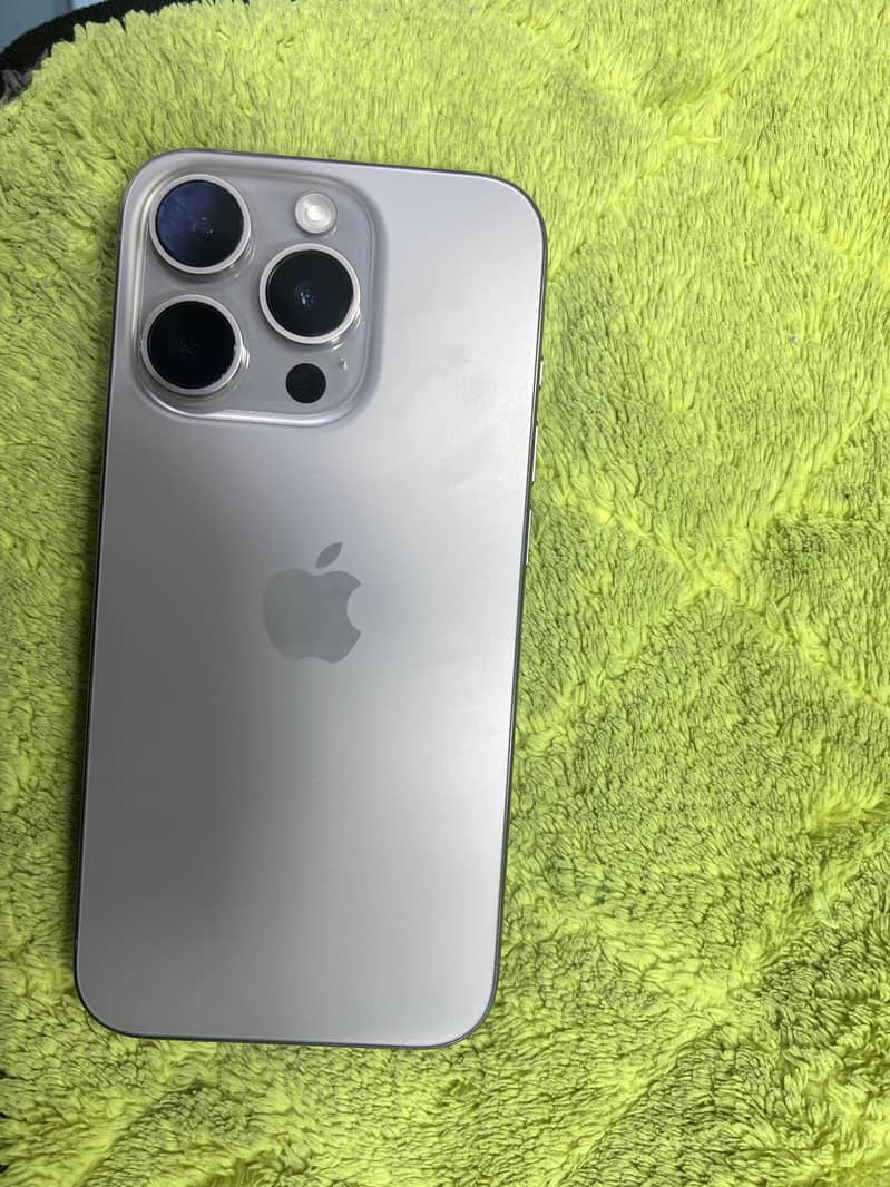 Apple iPhone 15 Pro 3