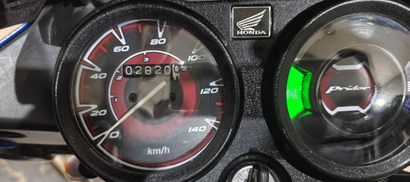 03134136757 4