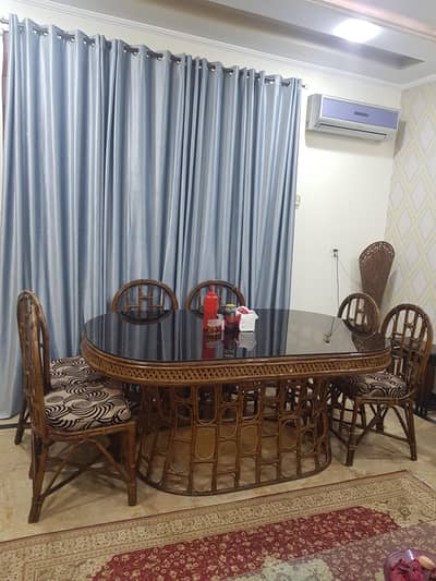 Imported Can Dining table for sell available in river garden Islamabad