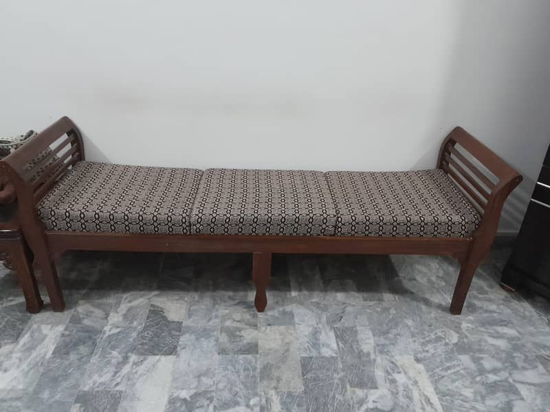 Sofa Sethi 1