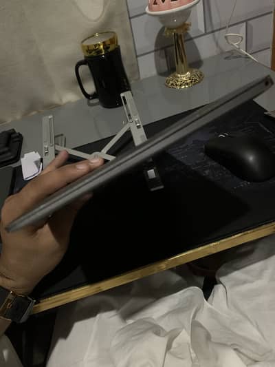 MacBook (Retina,12-inch,Early 2016) 8gb ram 256 ssd