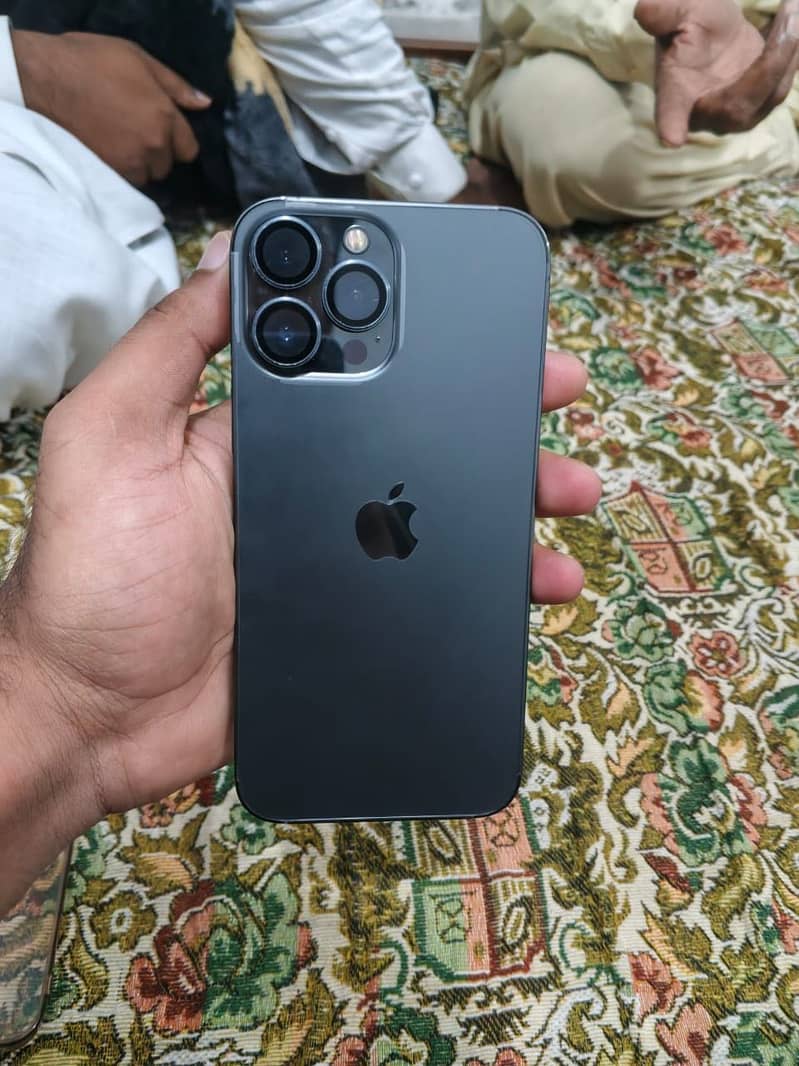 Apple iPhone 13 Pro Max 3