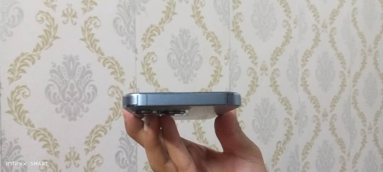 Apple iPhone 13 Pro 3