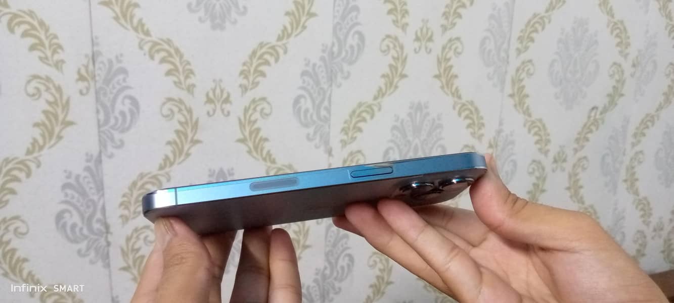 Apple iPhone 13 Pro 4