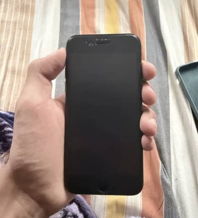 Apple iPhone 7 32GB official pta approved [0335/9516/332]