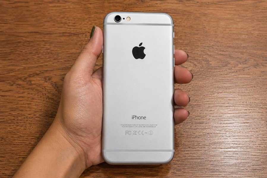 Apple iPhone 6 Plus 0