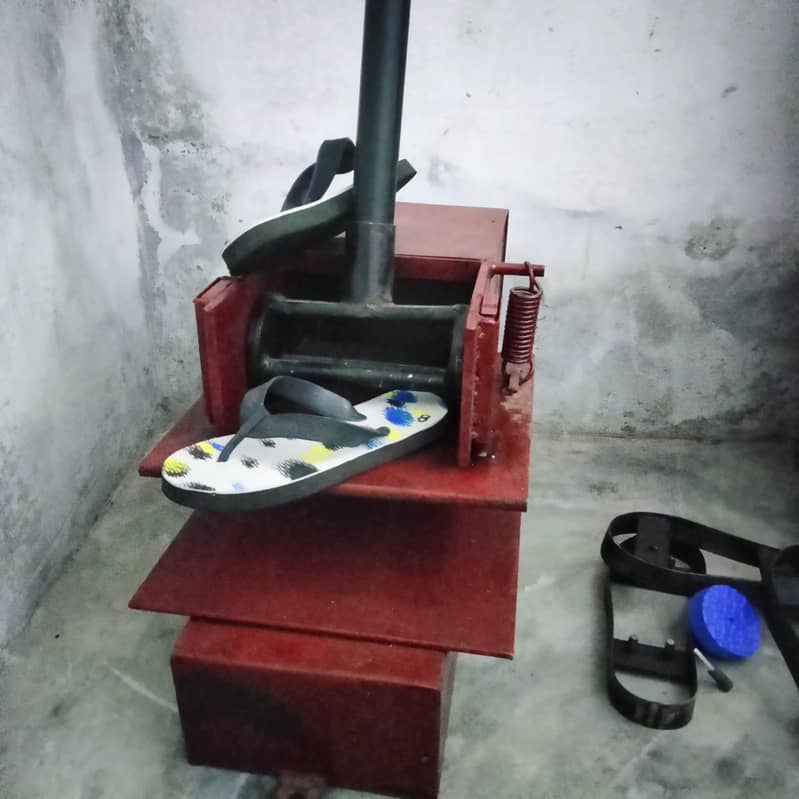 slippers machine 1