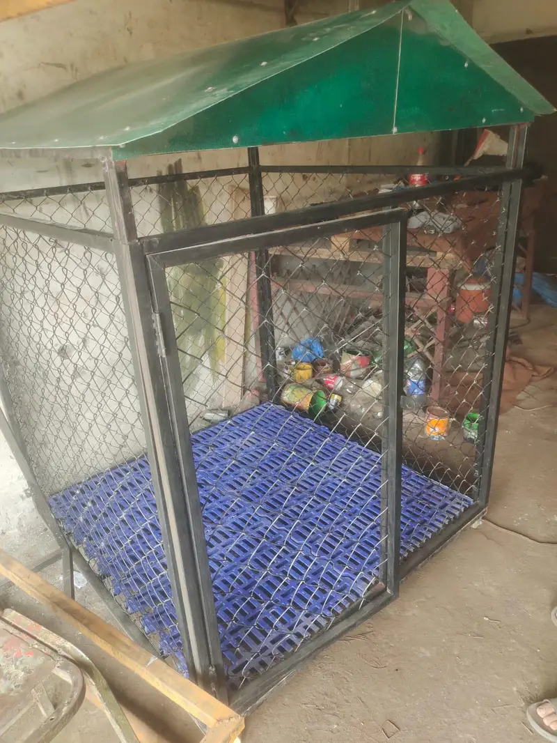 sale for dog cage size 4*4 floor got mat plastic — photo 4