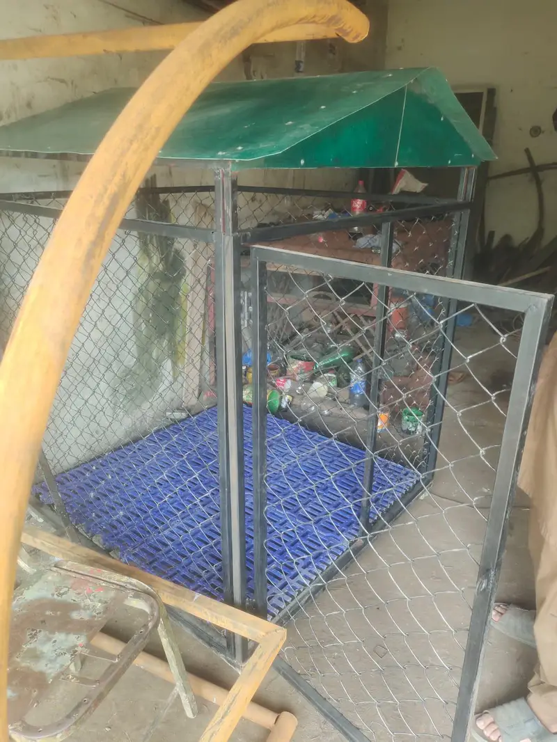 sale for dog cage size 4*4 floor got mat plastic — photo 5