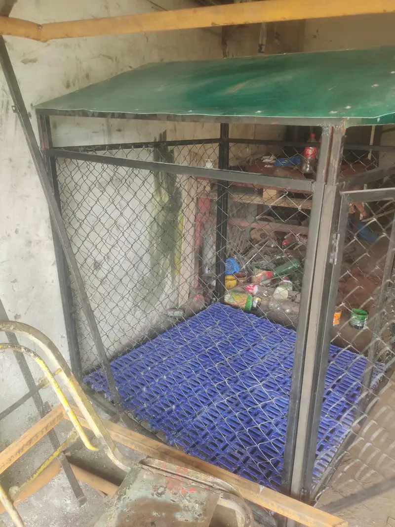 sale for dog cage size 4*4 floor got mat plastic — photo 6