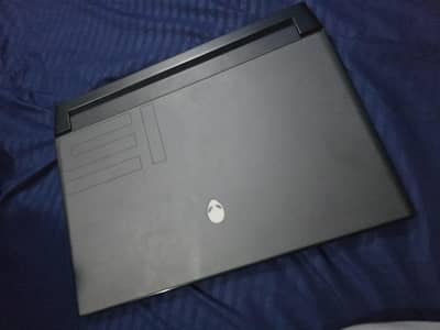 Alienware core i7 9th gen m15 R2