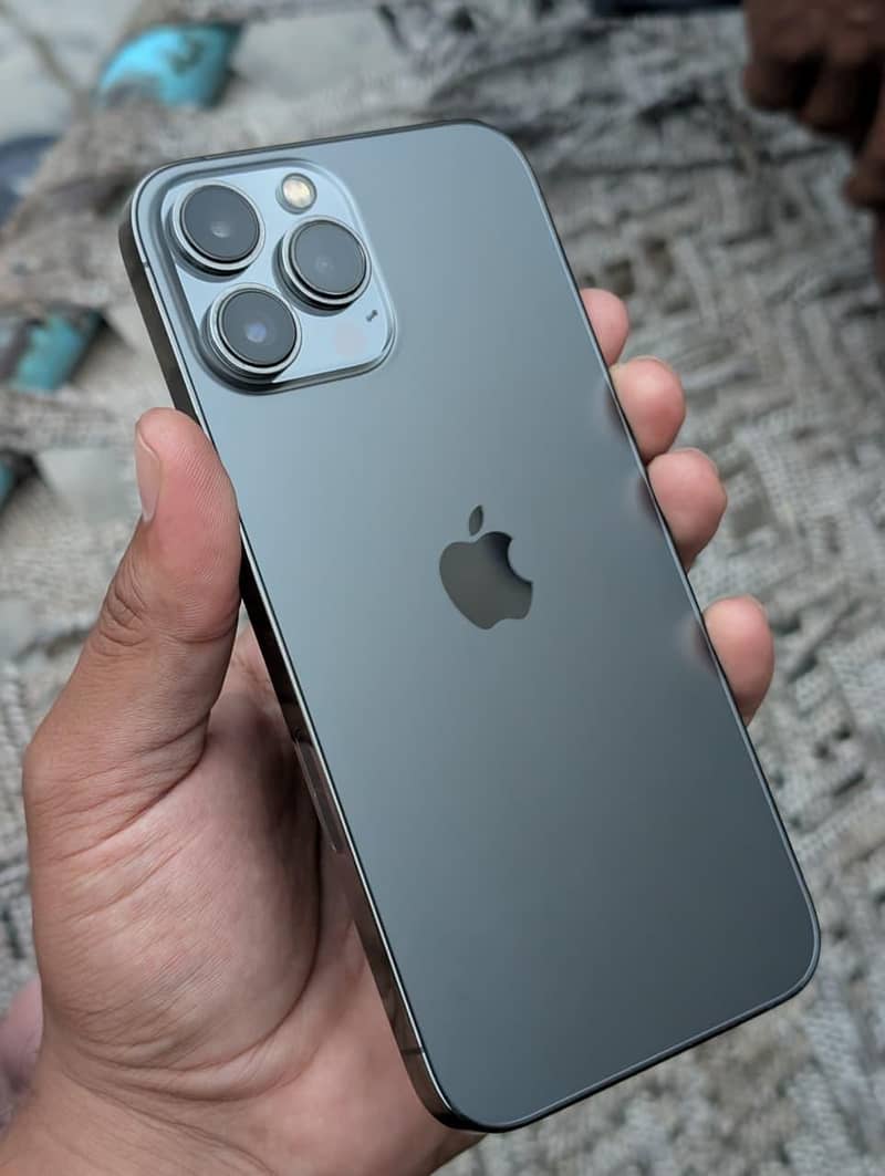 Apple iPhone 13 Pro Max 0