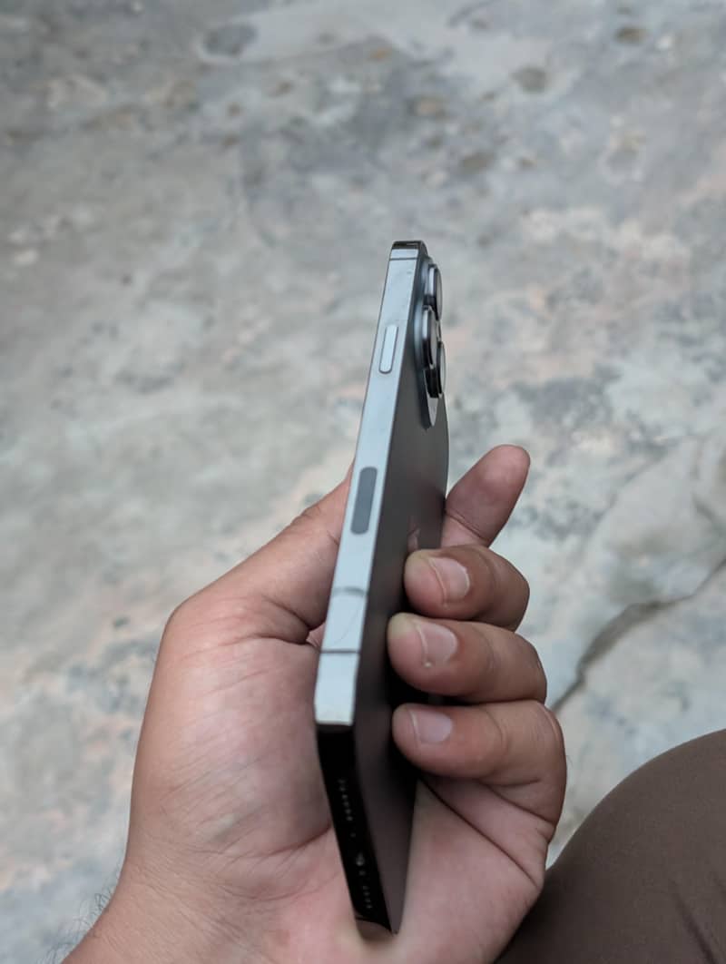 Apple iPhone 13 Pro Max 4