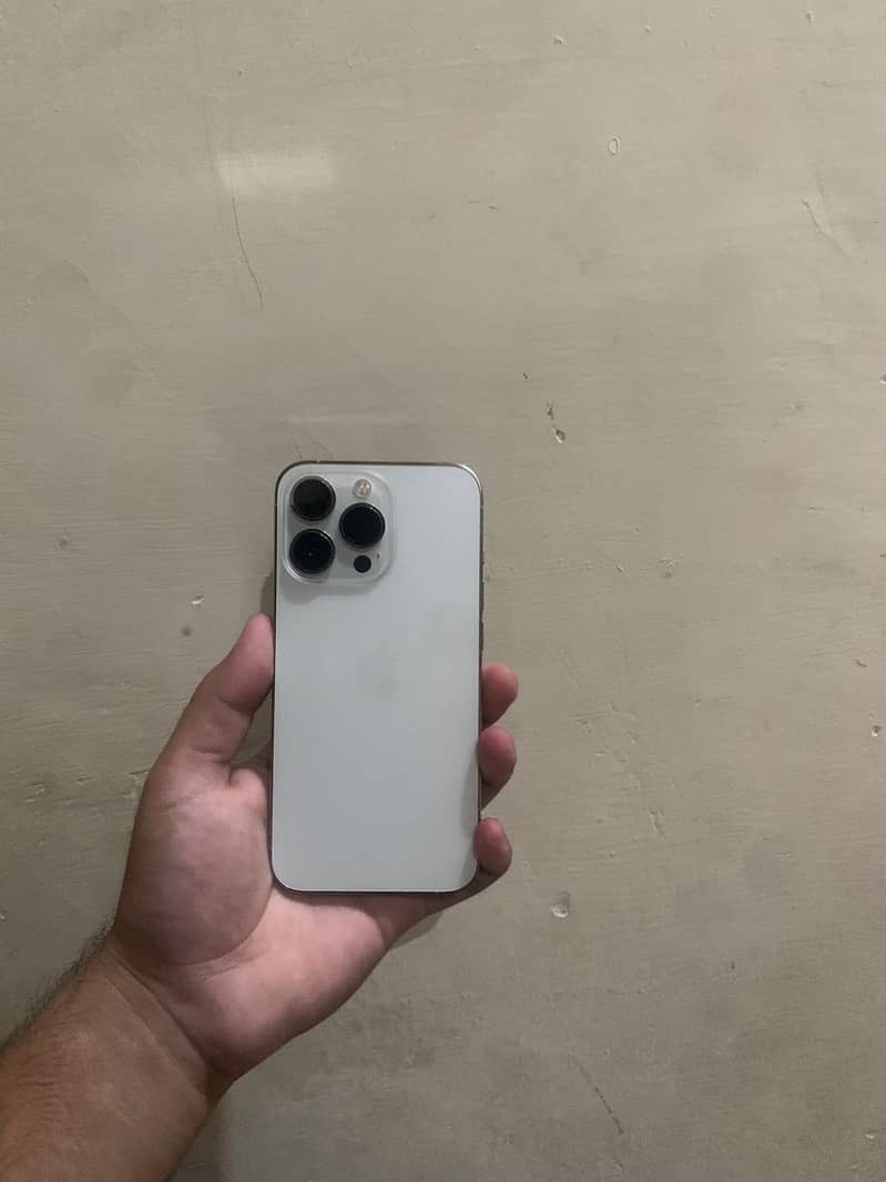 Apple iPhone 13 Pro 2