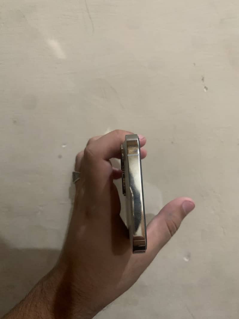 Apple iPhone 13 Pro 3