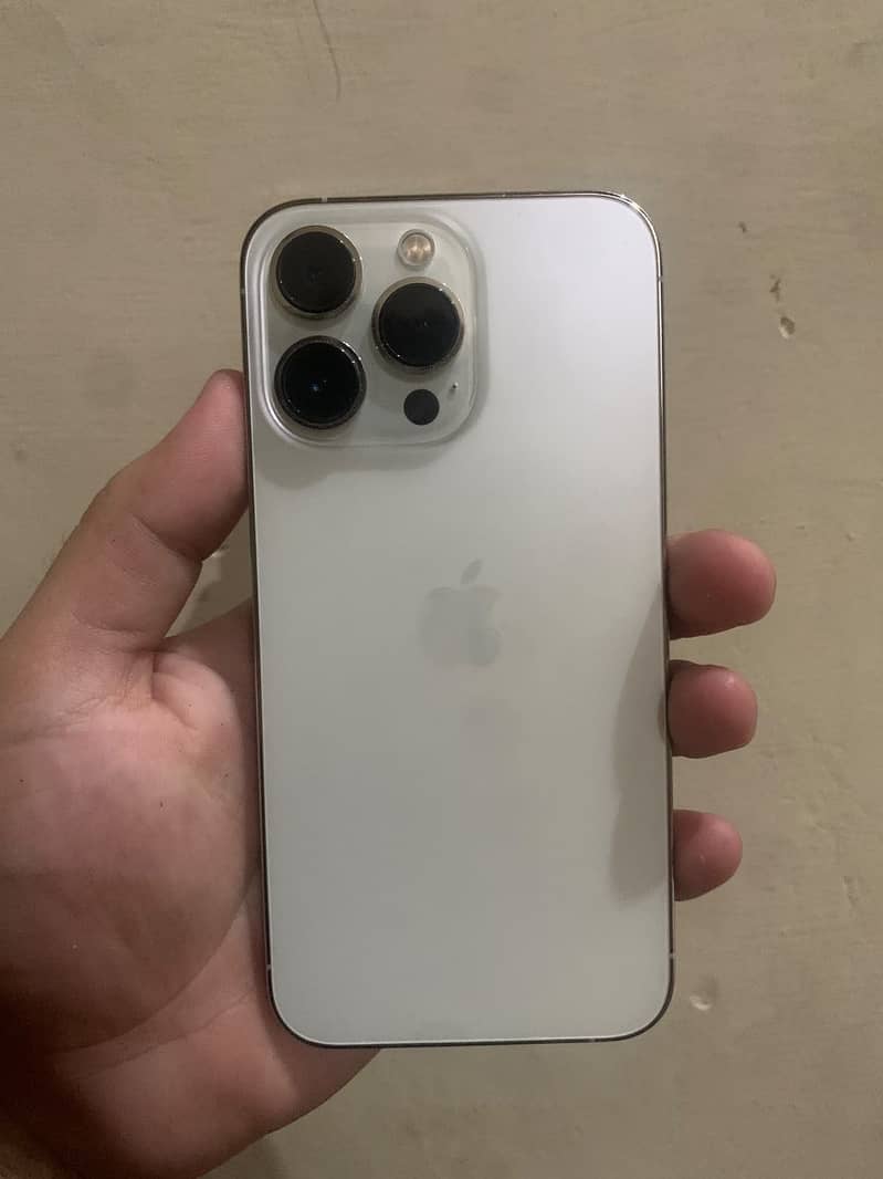 Apple iPhone 13 Pro 4