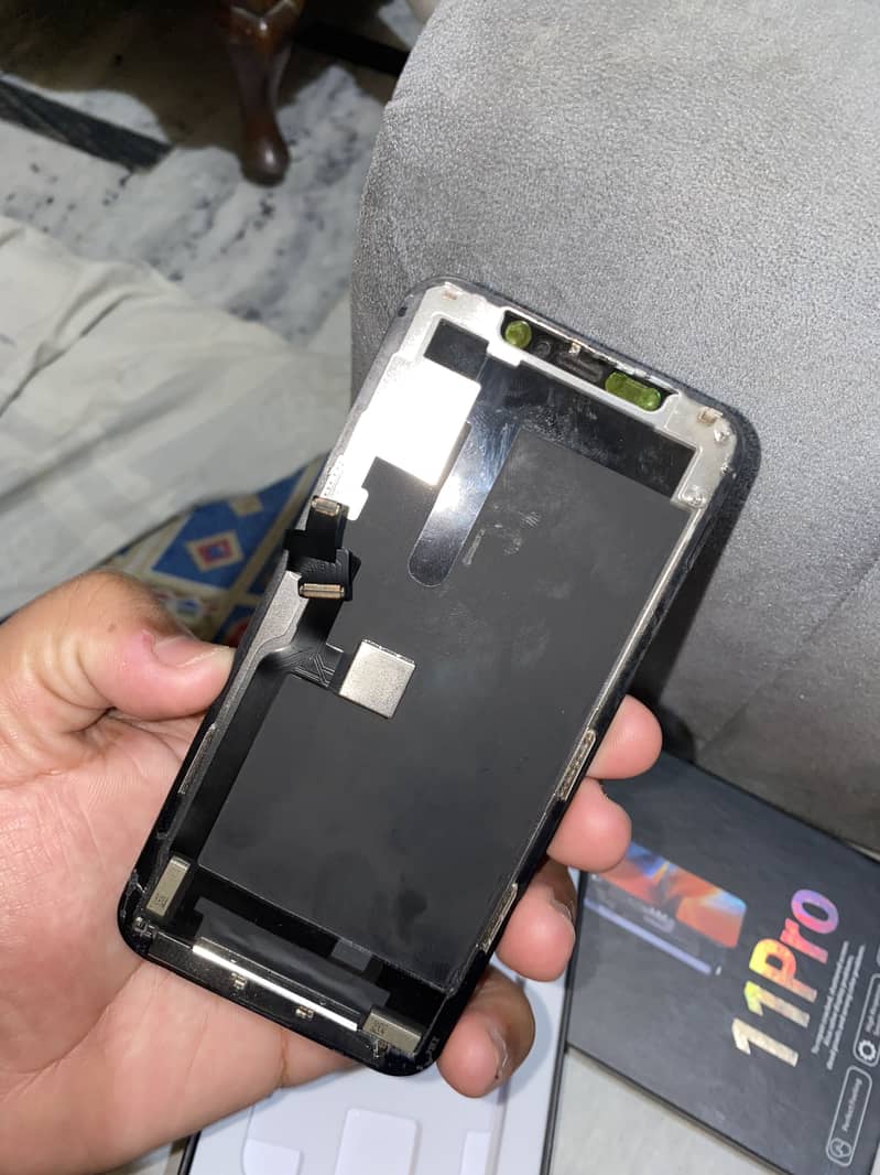 Iphone 11 pro panel 0