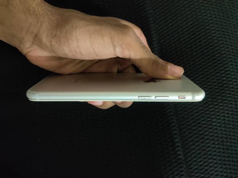 Apple iPhone 7 2