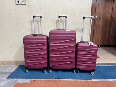 Luggage bags/ travel suitcases/ trolley bags/ travel trolley/ attachi