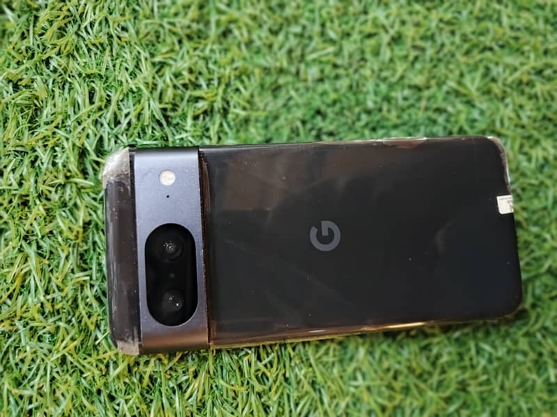 Google Pixel 8 4