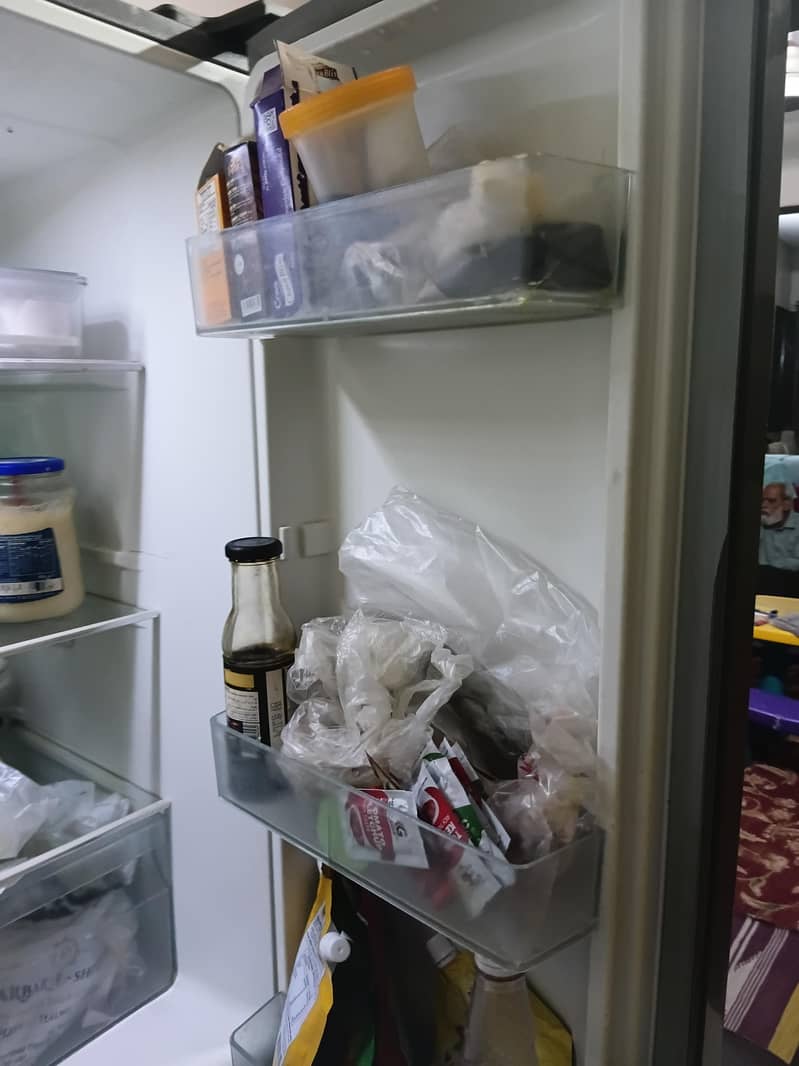 Fridge / Refrigiator 8