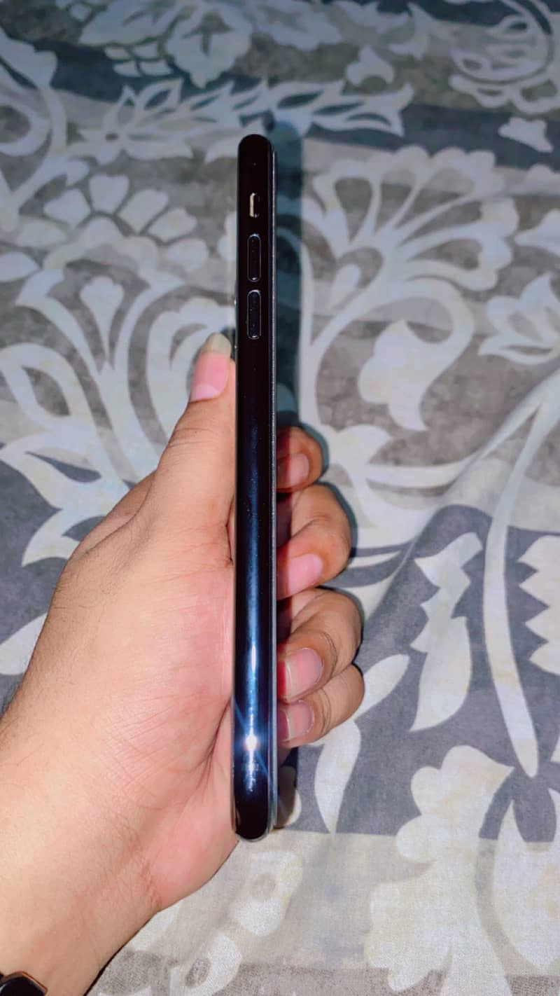 iphone 11 pro max 4