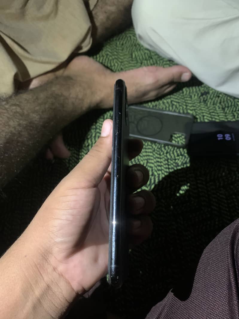 Apple iPhone 11 Pro Max 1