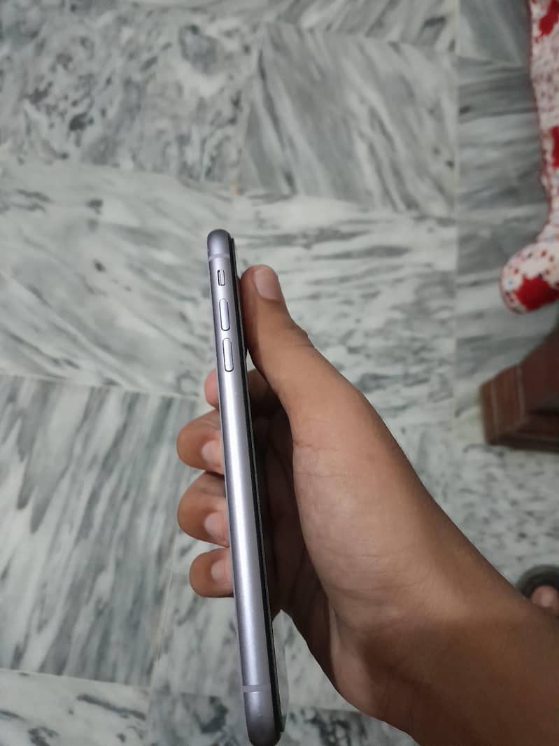 Apple iPhone 11 6