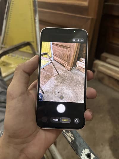 Apple iPhone 13