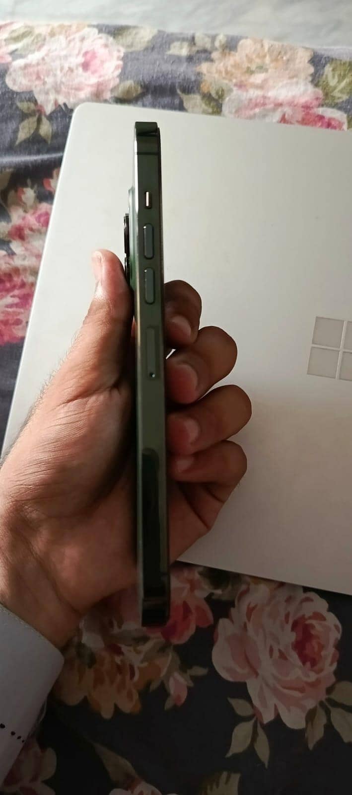 Apple iPhone 13 Pro Max 4