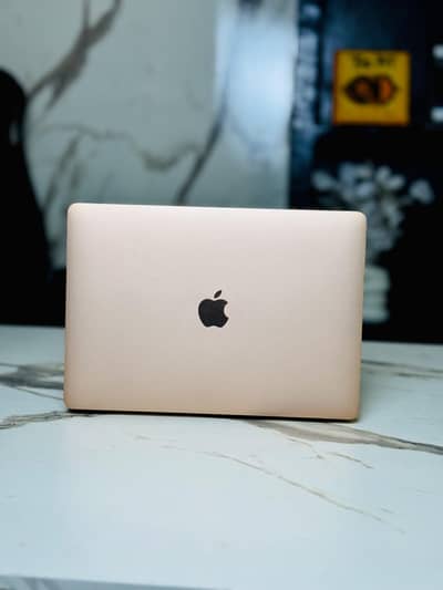 MacBook Air M1 2020 – 8GB RAM / 256GB SSD – Rose Gold – Mint Condition
