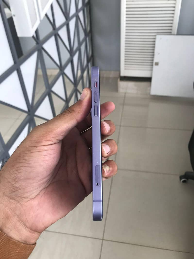 Apple iPhone 12 11
