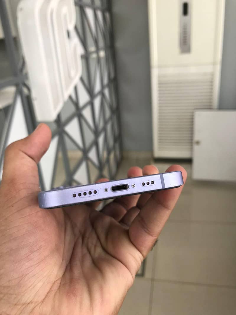 Apple iPhone 12 14