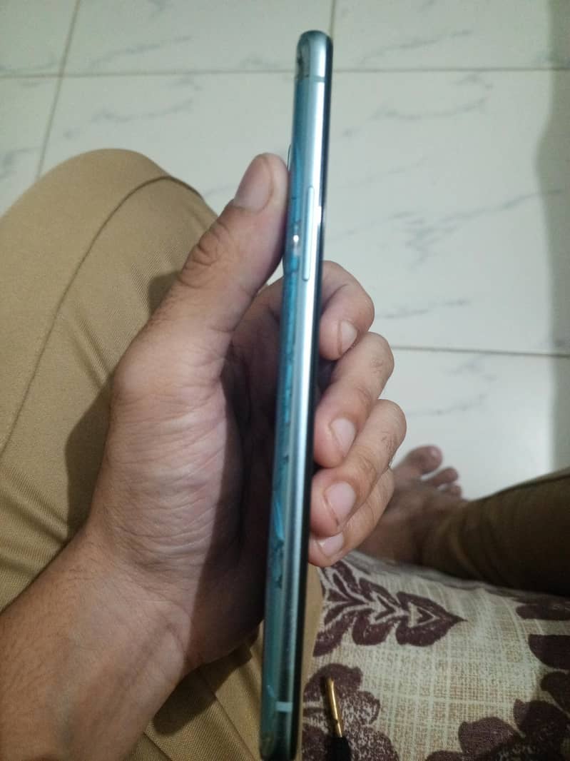 One Plus 9R 1