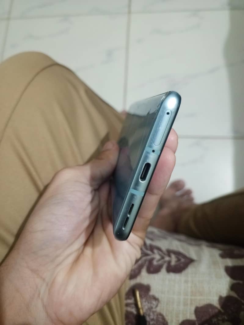 One Plus 9R 2